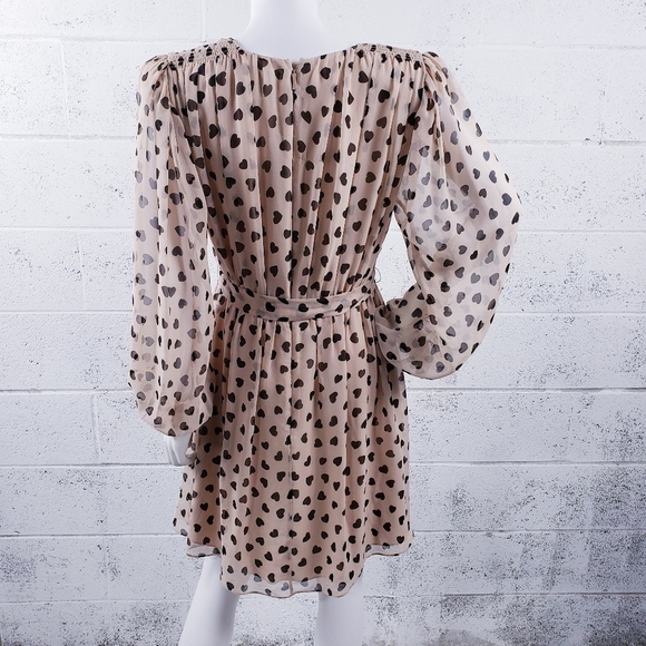 KATE SPADE Heartbeat Silk Faux Wrap Dress Tan Black Hearts Belted V-Neck Size 10 - Picture 3 of 14